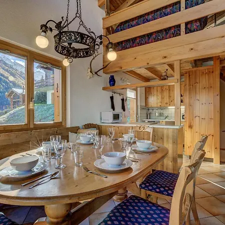 Claire De Soleil Chalé *