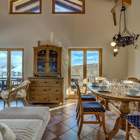 Claire De Soleil Chalet