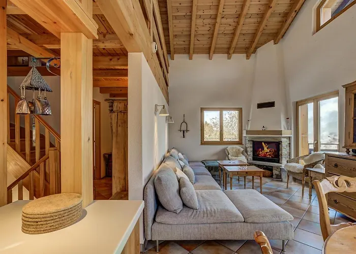 Claire De Soleil Chalet