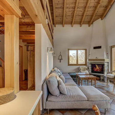 Claire De Soleil Chalet